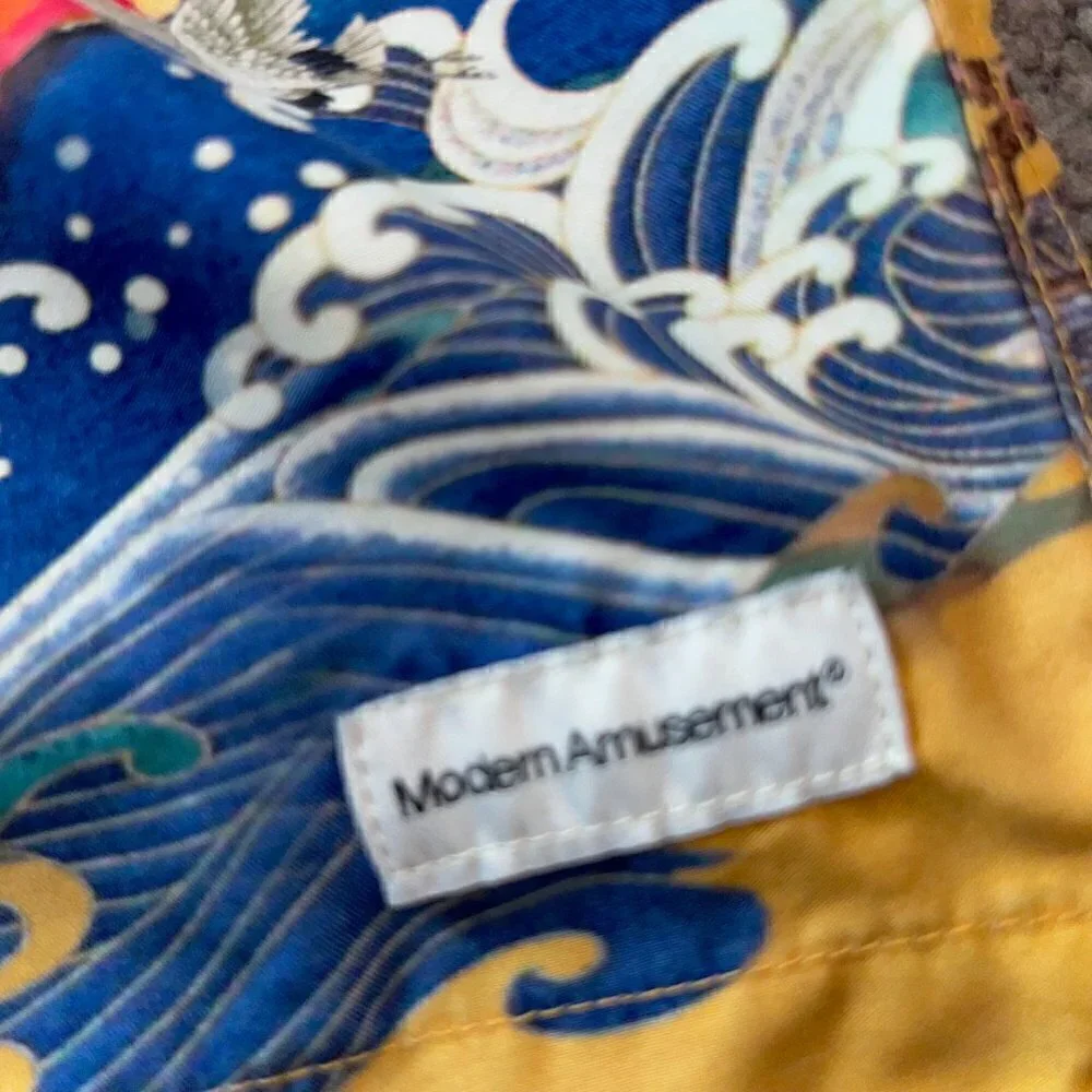 MODERN AMUSEMENT Men's Swimsuit Trunks Asian Tiger Moon Ocean Print EUC - Size M